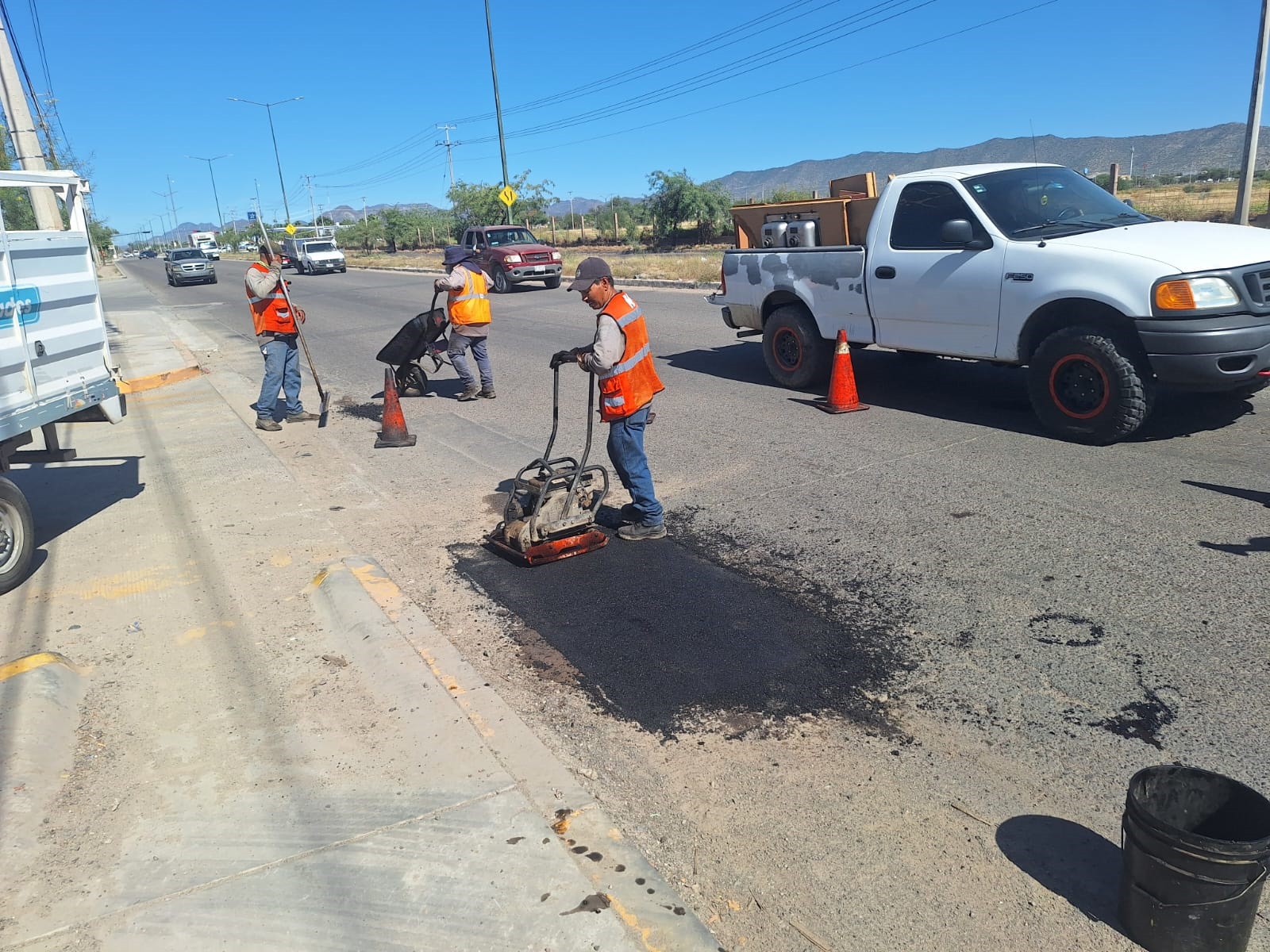 Trabajarán cuadrillas de bacheo en colonias del Norte y
Sur de la ciudad